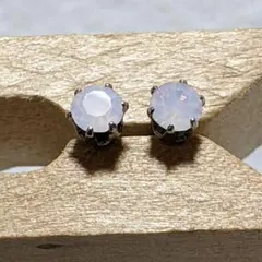 一粒石 立爪 3ｍｍ　SVローズオパール