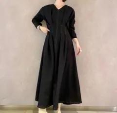 KBF+　ウエストタックステッチフレアワンピース　ワンピ　黒
