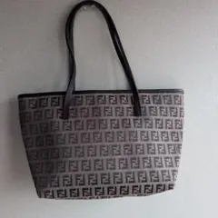 FENDI ズッカ柄 キャンパス地　トートバッグのサムネイル