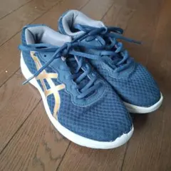 ASICS スニーカー　21.5