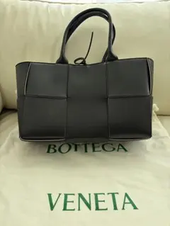 BOTTEGA VENETA アルコ スモール トート 黒のサムネイル