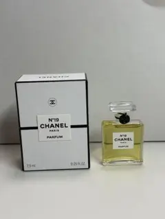 CHANEL No.19 PARFUM 7.5ml 箱付き
