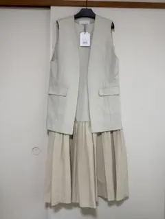 美品 ADORE リネン混 ウェザーワッシャーワンピース グレージュ - メルカリ