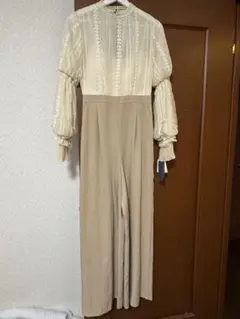 LILY BROWNボリューム長袖ロンパースのサムネイル