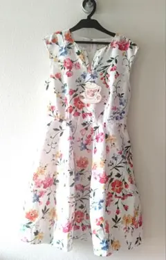 TOCCA 花柄 ひざ丈ワンピース ノースリーブ 花柄ノースリーブひざ丈ワンピース L - メルカリ