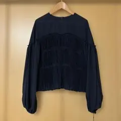 新品未使用品タグ付き　ブラック プリーツデザイン 長袖トップス