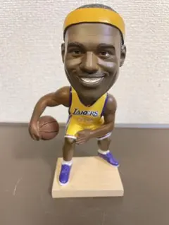NBA レブロンジェームス　ロサンゼルス・レイカーズ バスケットボールフィギュア