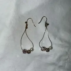 ビーズ装飾ゴールドフープピアス