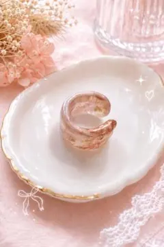ベージュマーブルイヤーカフ 幅広 約1cm
