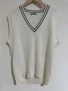 ￼ニットベスト