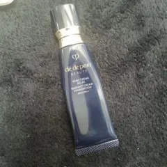 クレドポーボーテ　タンクレームエクラn オークル10