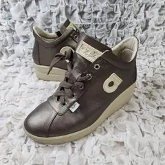 【美品/37】アージレ バイ ルコライン ヒールアップスニーカーのサムネイル