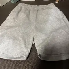 ユニクロC グレー ハーフパンツ