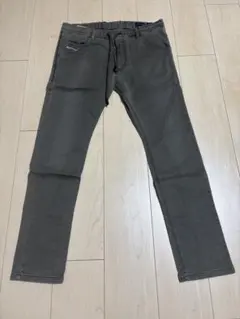 DIESEL KROOLEY JOGG JEANS 28インチ オリーブ