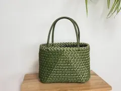 【最終値下げ】未使用　かごバッグ　緑色　編み込み