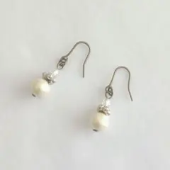 [5]チェコビーズとコットンパールのピアス イヤリング 大人可愛い 小粒 揺れ