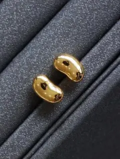 [新品]K18YGイエローゴールド金小豆ピアス可愛い日本製シンプル