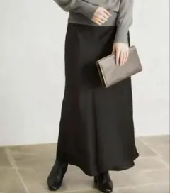 アーバンリサーチ　サテンバイアスカート　ロング丈　Aライン　ブラック　S