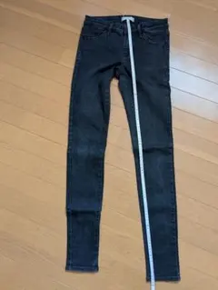 スキニーデニムパンツ ブラック系のサムネイル