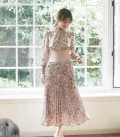 tocco closet ウエストリブ切り替えフラワープリントプリーツワンピース