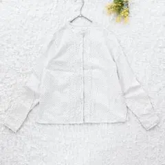アースミュージックアンドエコロジー　ノーカラーブラウス　S ドット柄　白　フリル