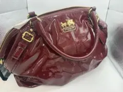 COACH バーガンディ パテントレザー ハンドバッグ