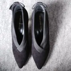 ストロベリー・フィールズパンプス