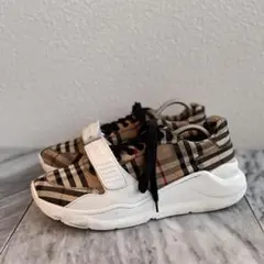 2025年最新】BURBERRY スニーカーの人気アイテム - メルカリ