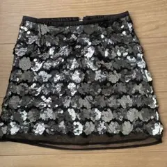 FOREVER 21のスパンコールスカート（黒）サイズ130です。
