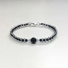 天然石と黒色のビーズブレスレット