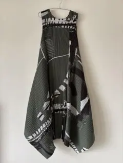 (最終価格)Issey Miyake RC DORO PLEATS ワンピースのサムネイル