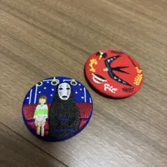 スタジオジブリ 千と千尋の神隠し ハウルの動く城 刺繍缶バッジ 2個セットのサムネイル