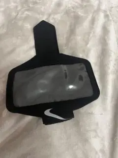 ナイキ NIKE ブラック アームバンド　スマホ入れ