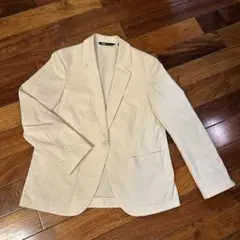 オフホワイト　ユニクロ　感動ジャケット　テーラードジャケット