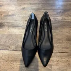 ブラックポインテッドトゥパンプス　M