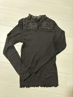 レース付きタイトフィット長袖トップス