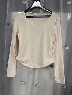 新品 クリーム色 長袖Tシャツ Lサイズ