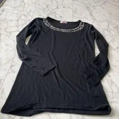 ビジュー付き黒長袖Tシャツ Mサイズ