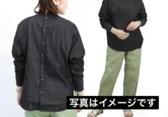 NARU ナル　ノーカラー　デニムシャツ　リブ袖　前後2wayのサムネイル