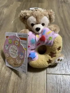 [新品•未使用]ダッフィー ドーナツ フィルドウィズジョイ ぬいぐるみバッジ