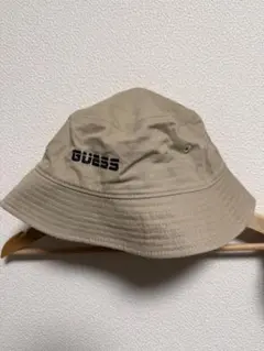 GUESS ベージュ バケットハット フリーサイズ