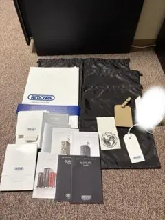 RIMOWA リモワ iPhone16Pro ケース アルミニウム 紙袋 箱あり - メルカリ