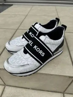 新品未使用　MICHAEL KORS スニーカー ホワイト/ブラック 楽天市場】マイケル マイケルコース レディース スニーカー 靴