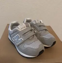 美品 ニューバランス 14cm グレー こども キッズ スニーカー 313