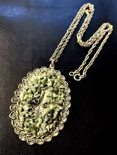 天然石のオーバル型ペンダントネックレス