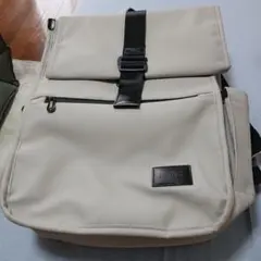 ベージュ バックパック リュックのサムネイル