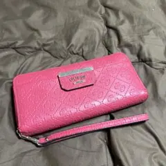 GUESS 長財布 ピンク ストラップ付きのサムネイル
