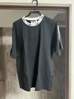 【美品】アディダス オリジナルス　黒 Tシャツ ストライプ