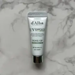 ダルバ　トーンアップサンクリーム新色（グリーン）ミニサイズ　非売品