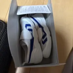 キッズシューズ ホワイト/ブルー マジックテープ